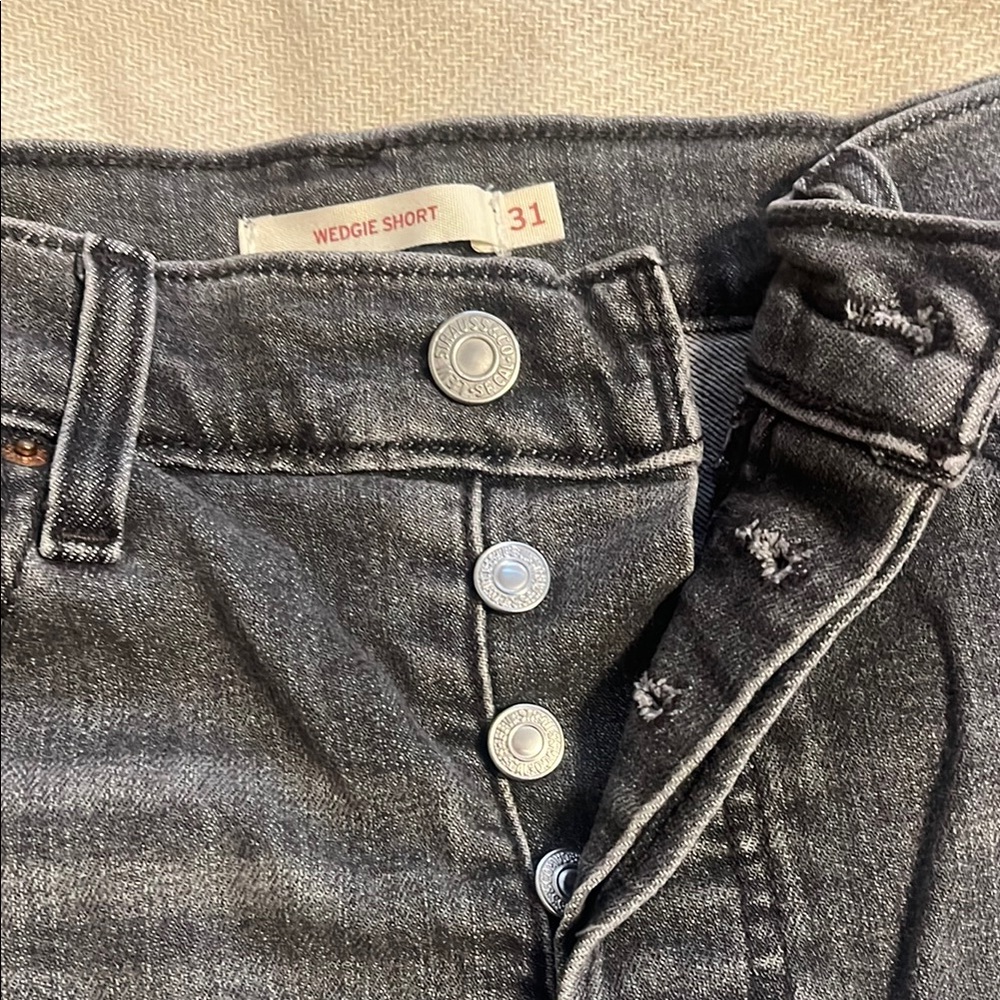 Levi's Gray Jean Shorts Casual Distressed Style - Picture 2 of 3